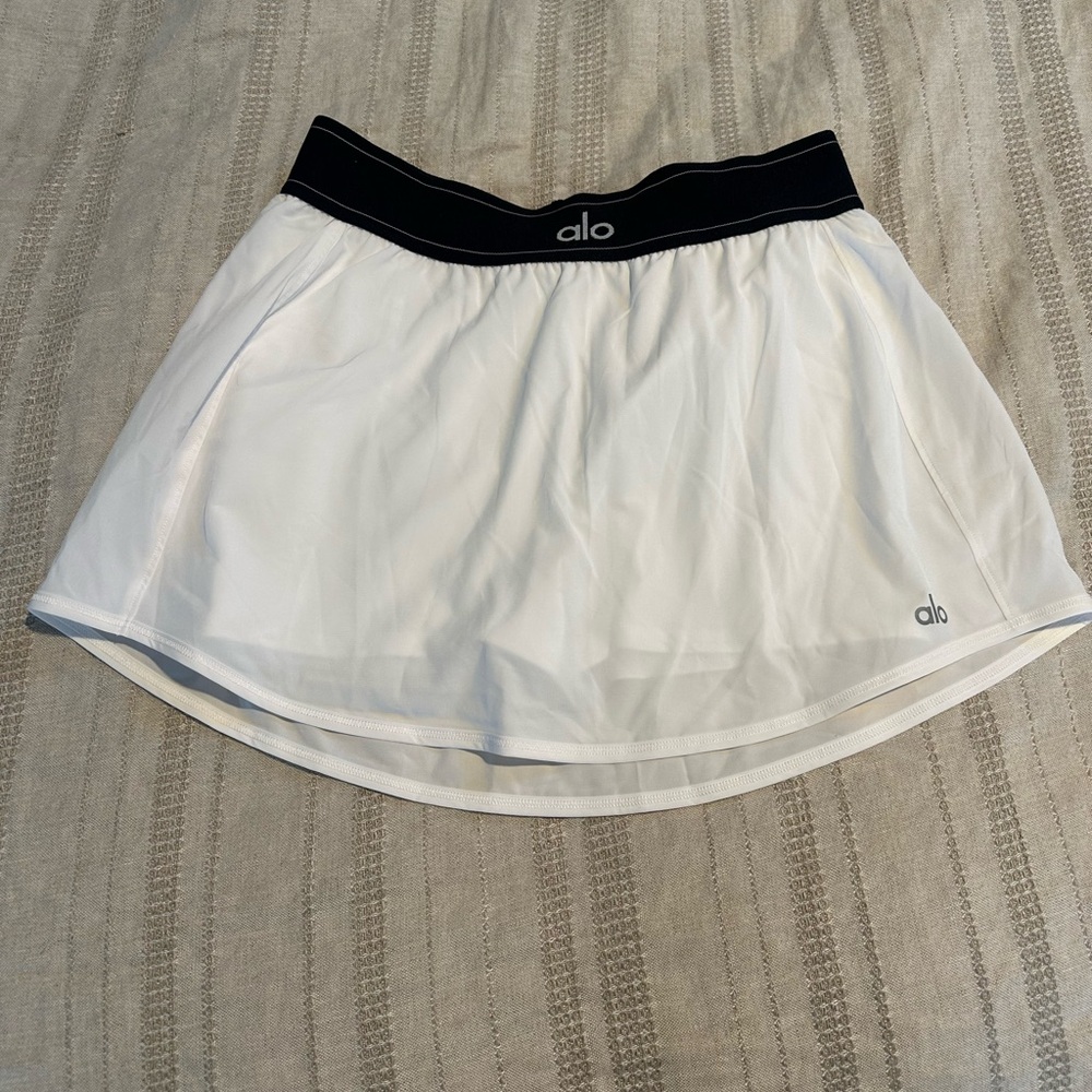 NWOT ALO Yoga White match point tennis skirt